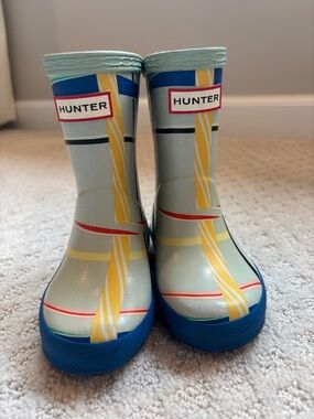 Hunter Kids Light Blue Rain Boots with Yellow & Blue Accents